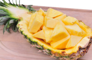 shutterstock_22702243 pineapple chunks